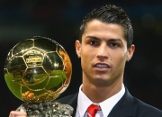 勇士不断突破！，字母哥连续七场比赛得分超过刷新纪录赛场气氛高涨的简单介绍